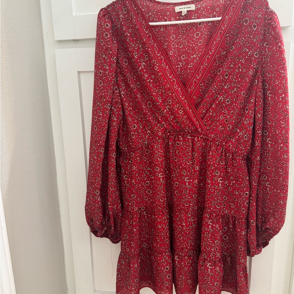 Max Studio Red Patterned V-Neck Dress